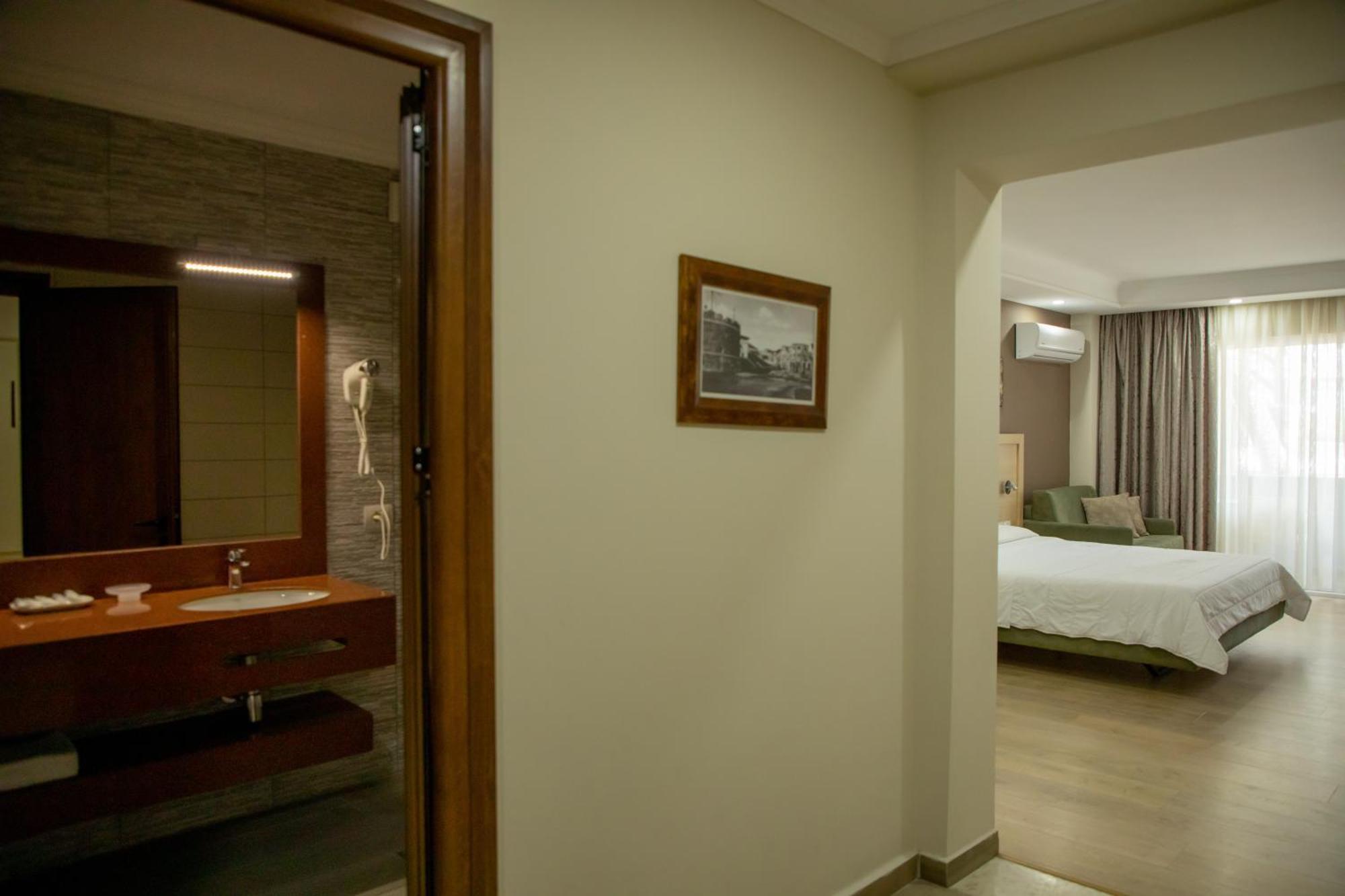 Hotel Dyrrah Durrës Eksteriør billede