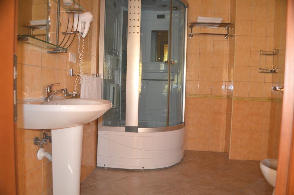 Hotel Dyrrah Durrës Eksteriør billede